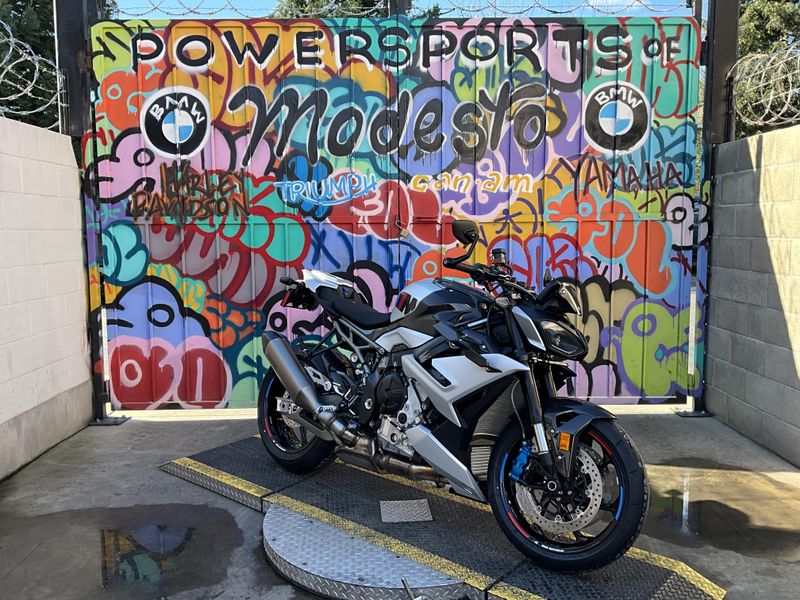 New 2026 BMW M 1000 R Image 4