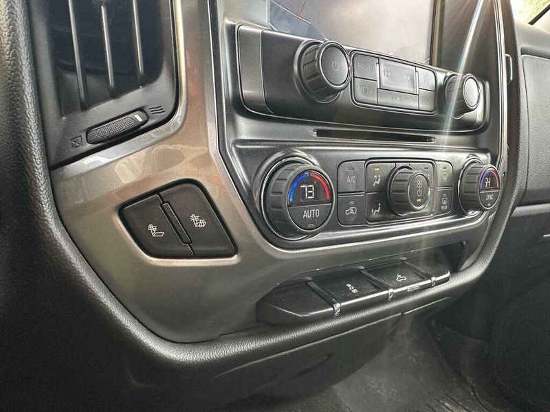 2016 Chevrolet Silverado 1500 LT photo 6