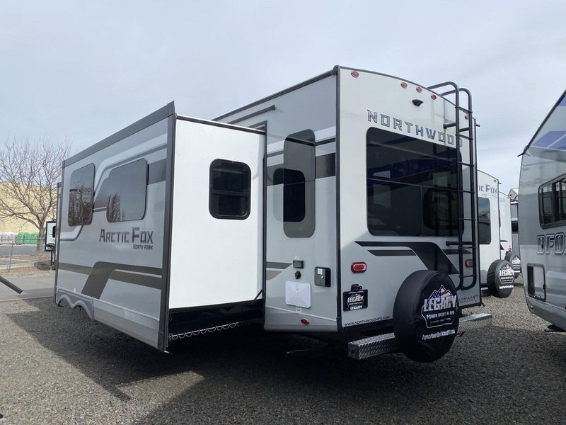 New 2025 ARCTIC FOX 32A Image 3