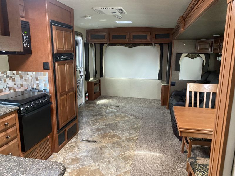 2016 NORTHWOOD ARCTIC FOX 32-A Image 9