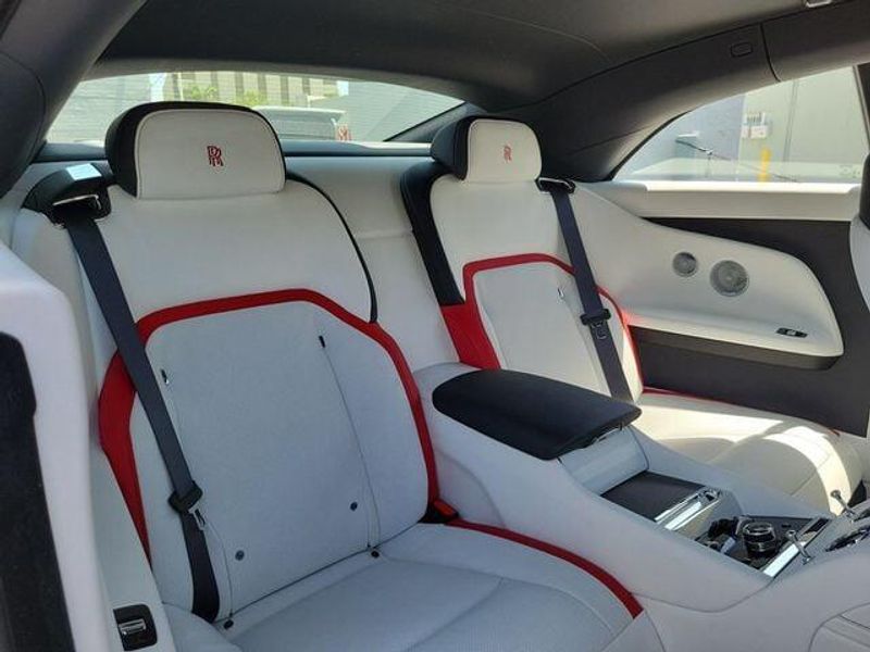 2025 Rolls Royce Spectre photo 8