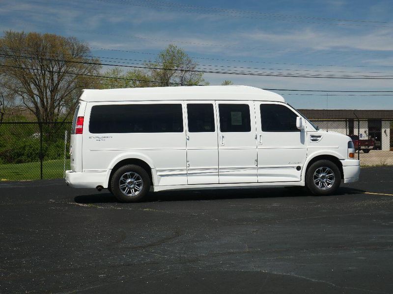 2019 GMC Savana Image 9
