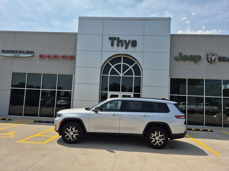 New 2025 Jeep Grand Cherokee L Limited 4x4Image 43