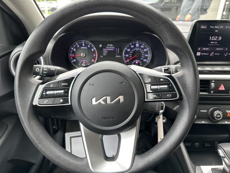 2023 Kia Forte LXSImage 30