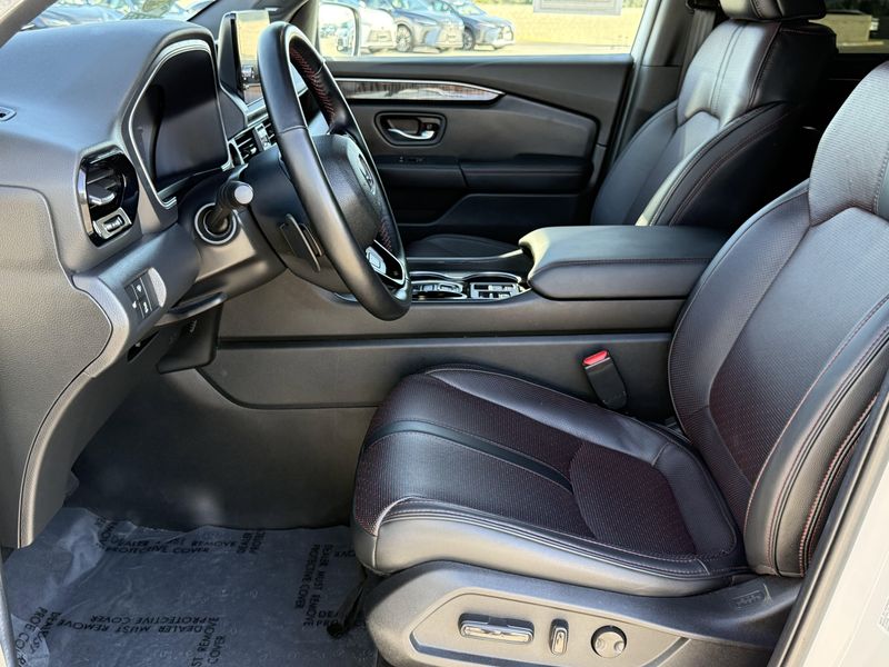 Used 2025 Honda Pilot Black EditionImage 20