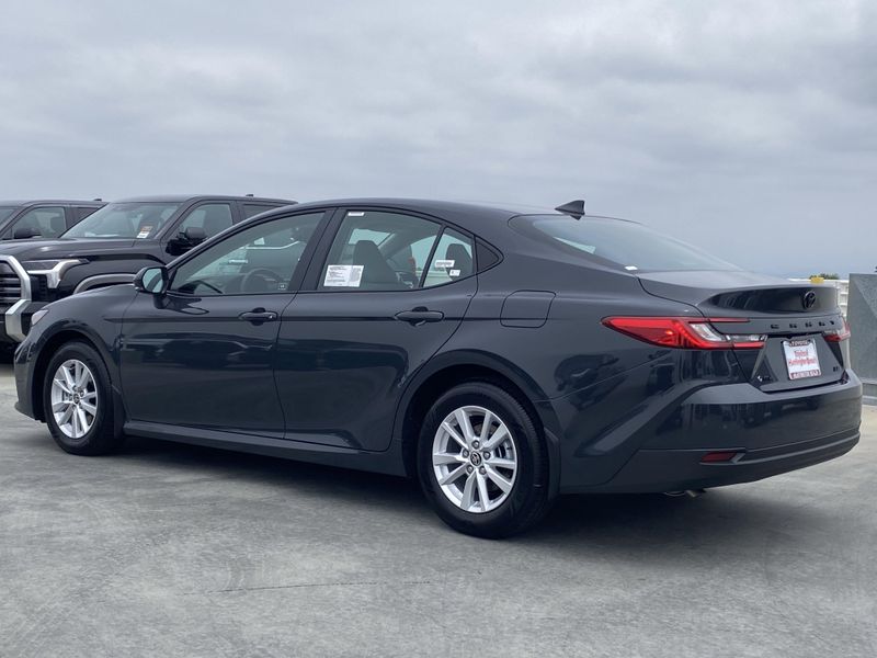 2025 Toyota Camry LEImage 5