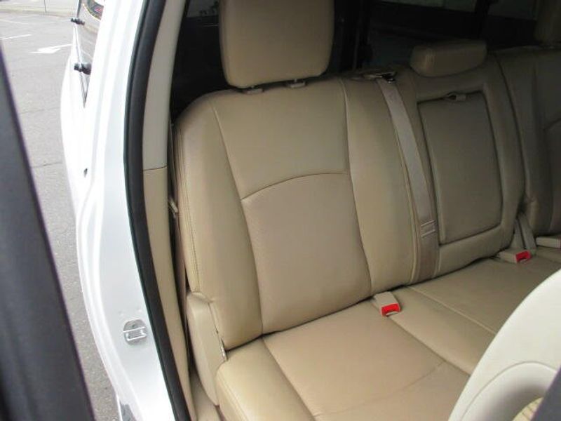 2015 RAM 3500 LaramieImage 26