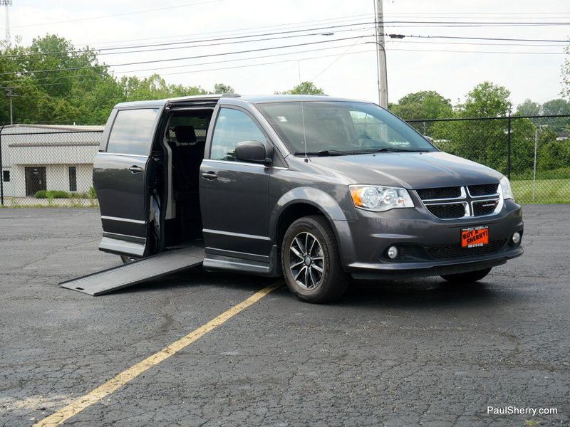 2018 Dodge Grand Caravan SXTImage 6