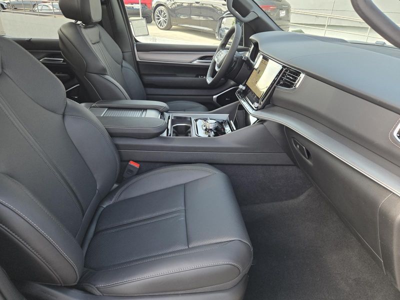 2026 Jeep Grand Wagoneer Limited Reserve 4x4