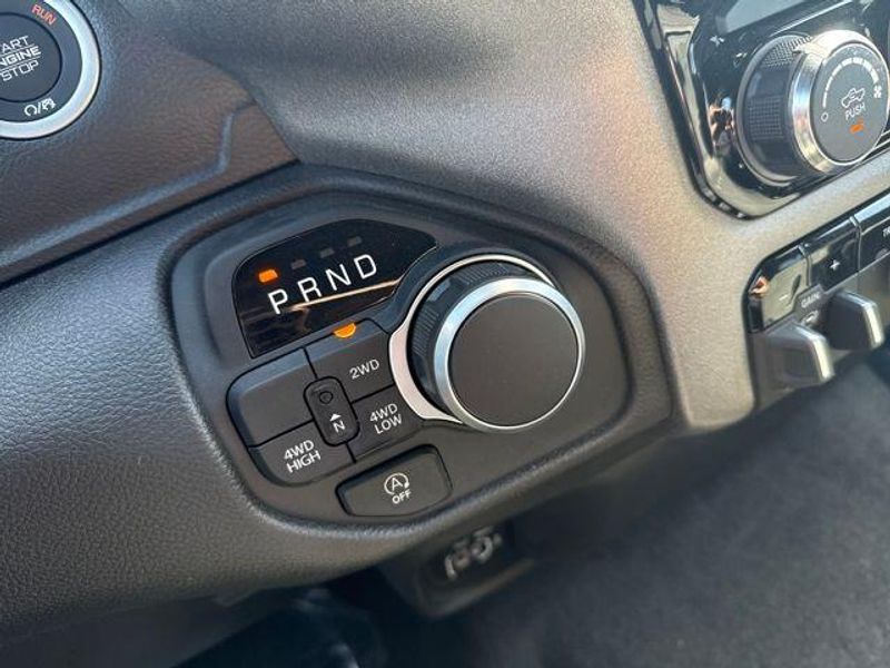 2025 RAM 1500 Tradesman Crew Cab 4x4 5'7' Box