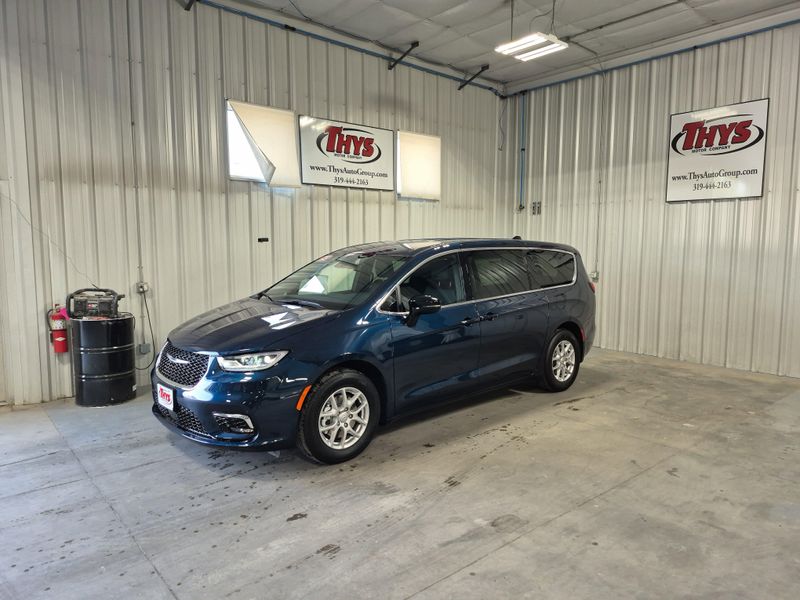 New 2025 Chrysler Pacifica SelectImage 20