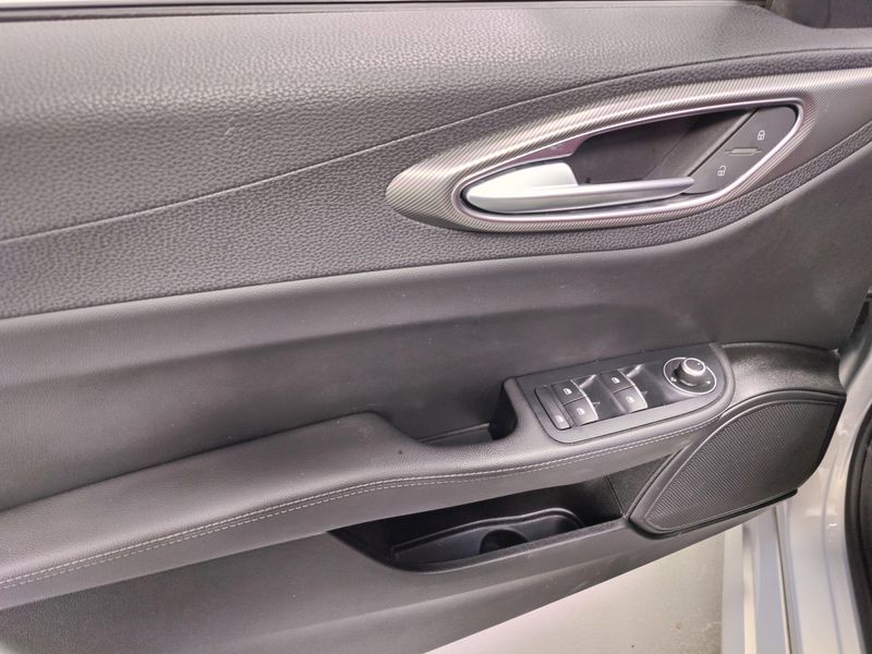 Used 2024 Alfa Romeo Giulia Ti AWD w/Performance Driving PkgImage 26