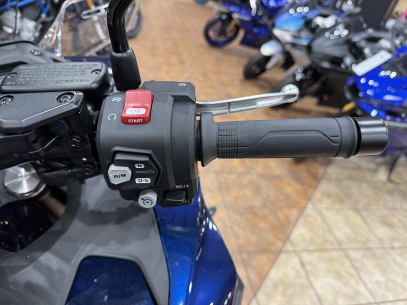 2025 Honda NT1100 DCT Image 13