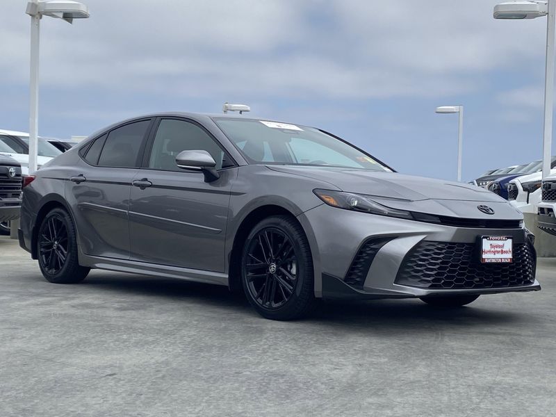 Used 2025 Toyota Camry SEImage 2