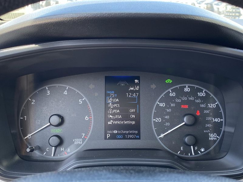 Used 2025 Toyota Corolla LEImage 29