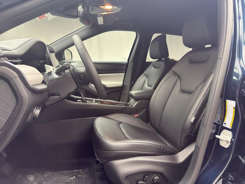 New 2026 Jeep Compass Limited 4x4Image 7