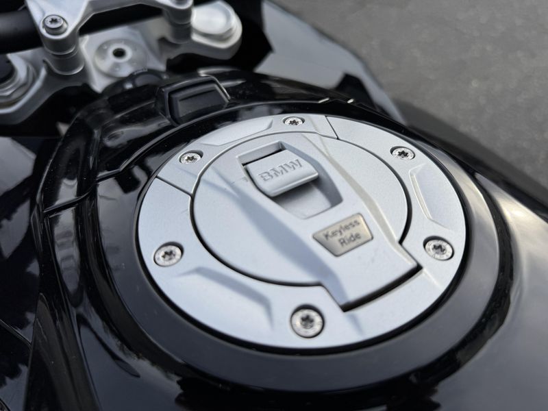 2022 BMW S 1000 XR - TRIPLE BLACK - BLACK STORM METALLIC 