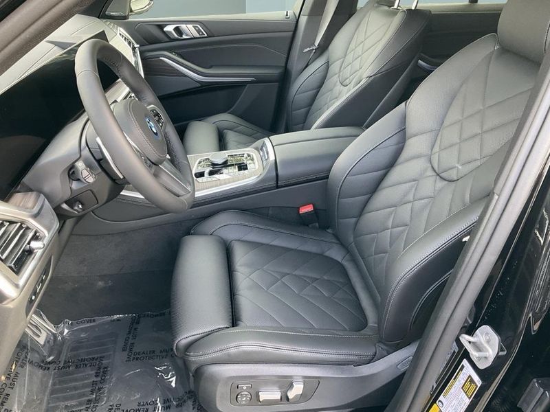 2025 BMW X5 xDrive50eImage 19
