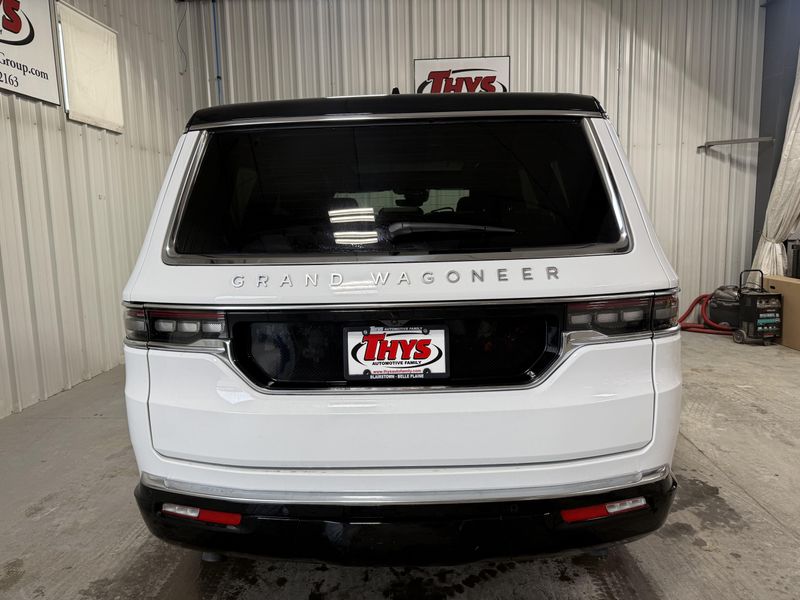 2025 Jeep Grand Wagoneer Image 4