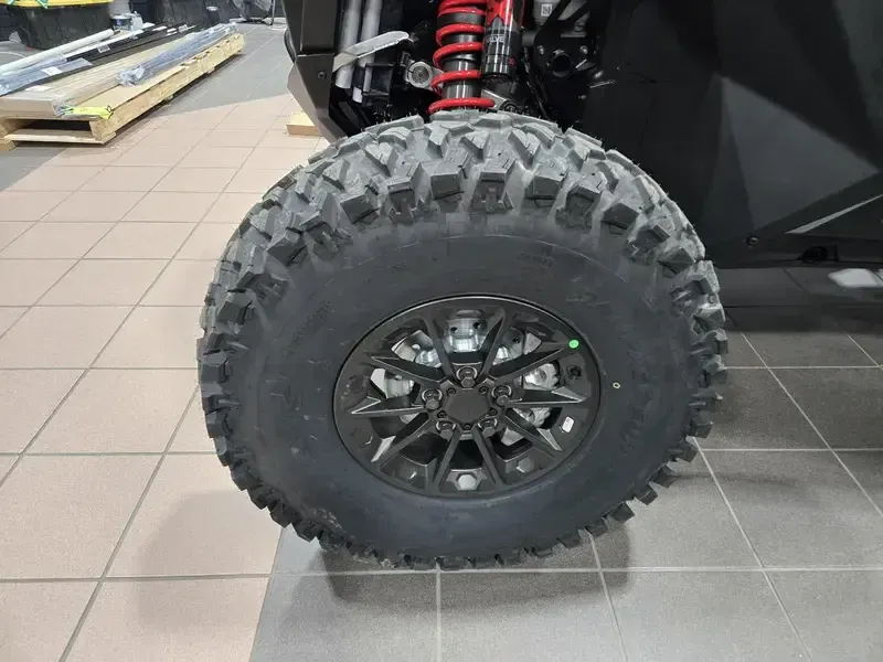 2025 Polaris RZR PRO S ULTIMATE ONYX BLACK Image 15