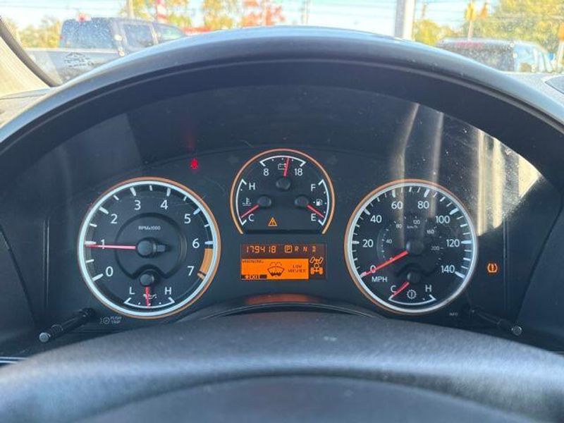 2014 Nissan Titan SV