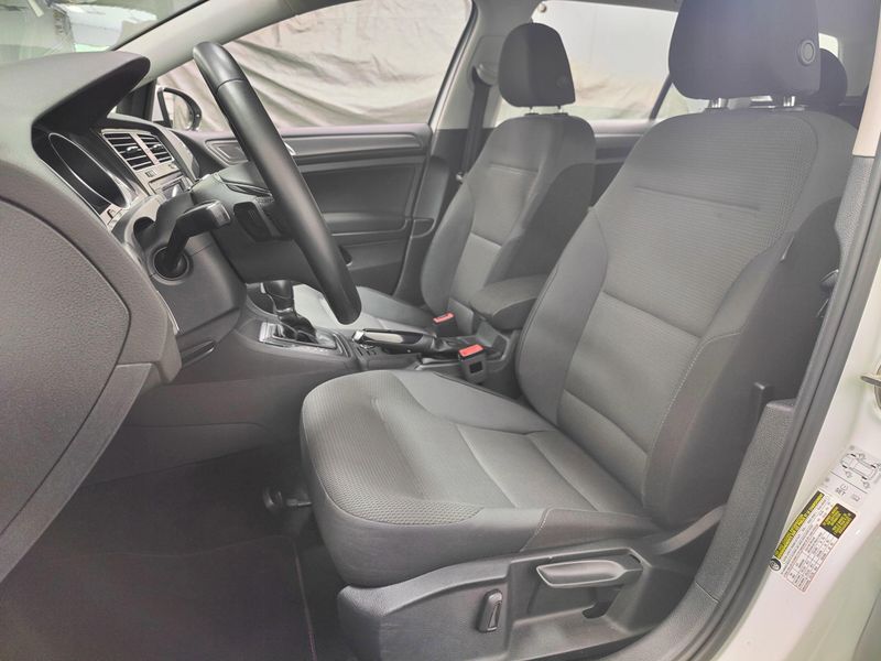 Used 2018 Volkswagen Golf SportWagen SImage 9