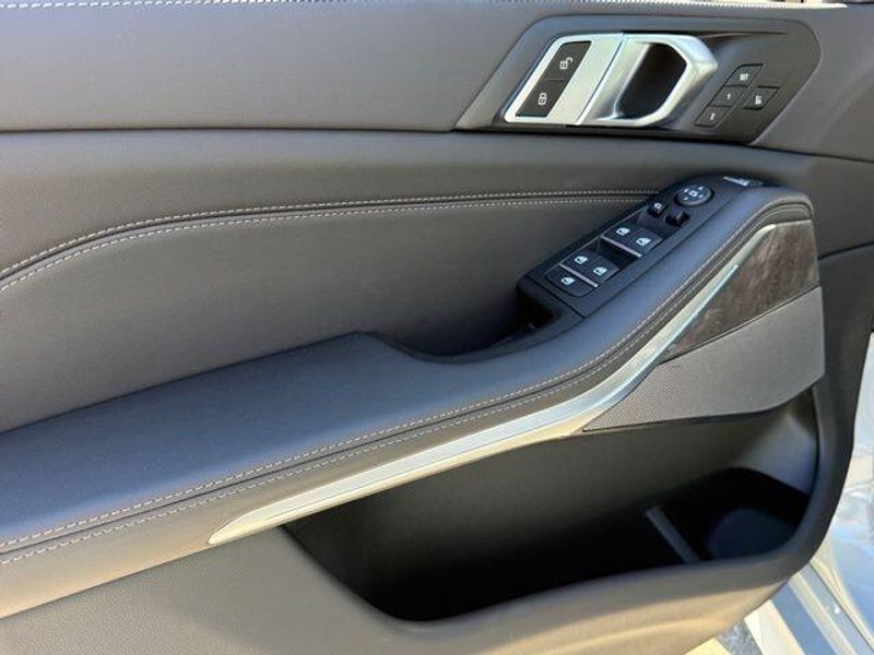 New 2026 BMW X5 xDrive40iImage 14