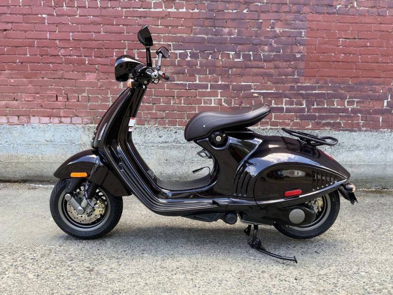 New 2026 Vespa 946 HORSE 