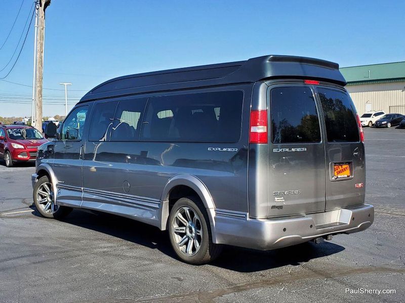 2017 GMC Savana Image 18