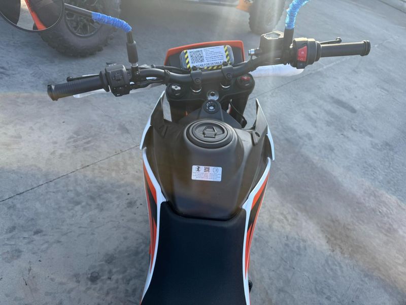 New 2025 KTM 390 SMC R Image 19