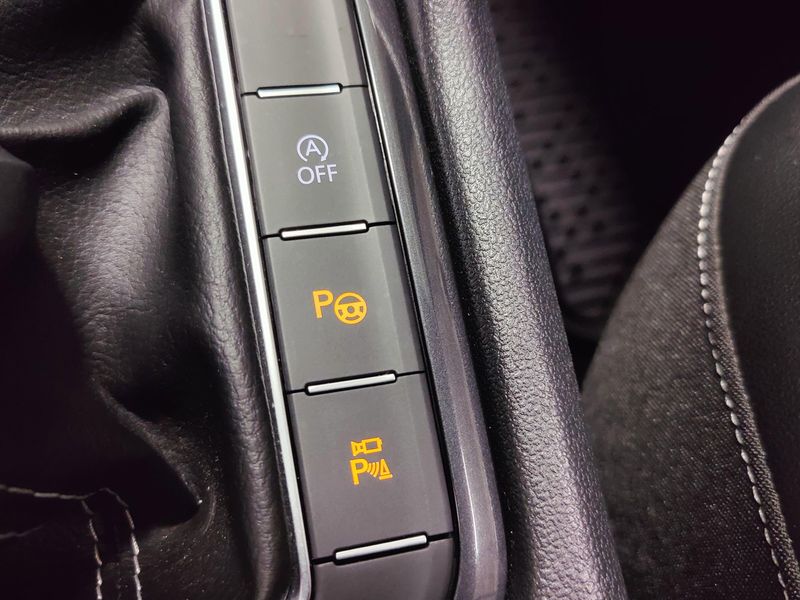 Used 2024 Volkswagen Tiguan AWD SEL R-Line w/Sunroof/NavImage 11