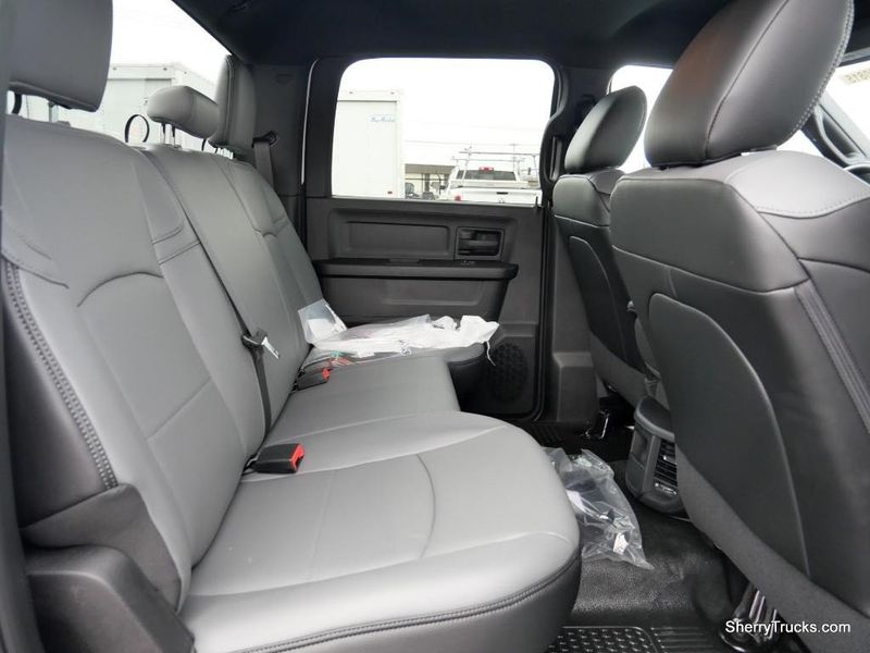 2022 RAM 5500 Tradesman Chassis Crew Cab 4x4 84