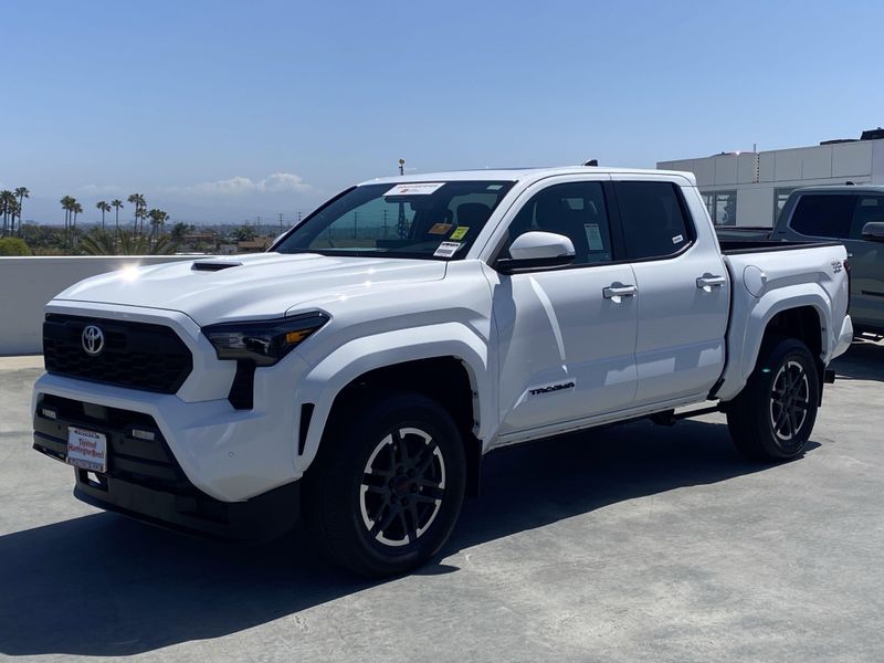 2024 Toyota Tacoma TRD SportImage 8