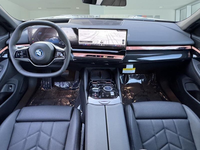 2025 BMW i5 xDrive40Image 27
