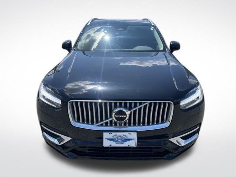 2024 Volvo XC90 B6 Plus Bright Theme