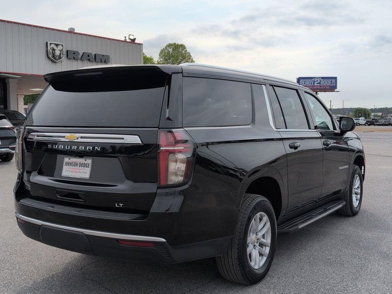 2023 Chevrolet Suburban LTImage 7