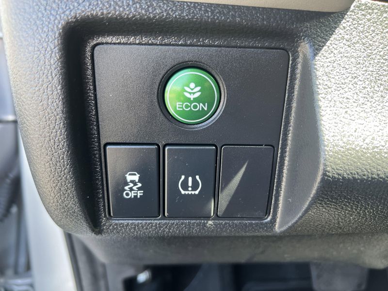 2017 Honda HR-V EX-L NaviImage 13