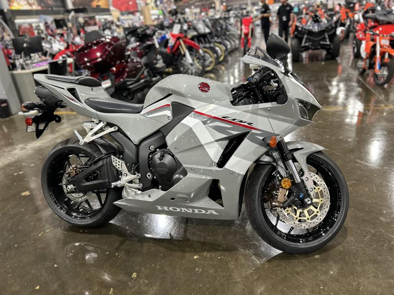 New 2026 Honda CBR600RR Image 4