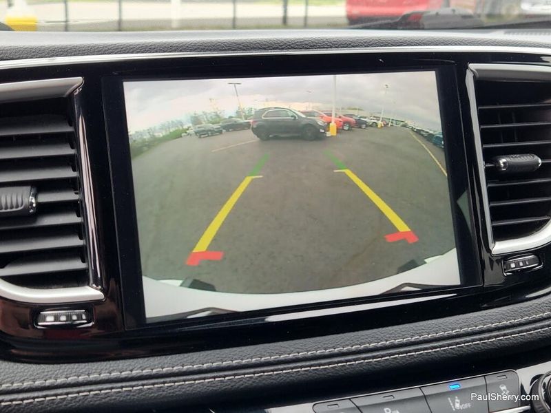 Used 2024 Chrysler Pacifica Touring