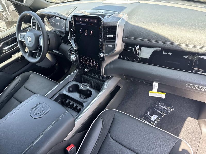 New 2026 RAM 1500 Laramie Crew Cab 4x4 6'4' Box