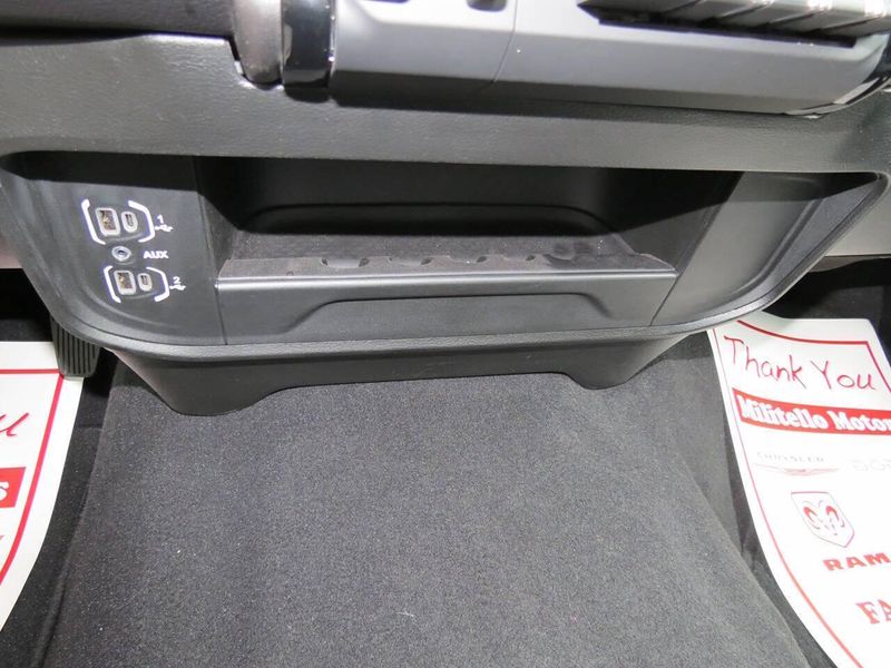 Used 2026 RAM 2500 Big Horn 4x4 4dr Crew Cab 6.3 ft. SB PickupImage 13