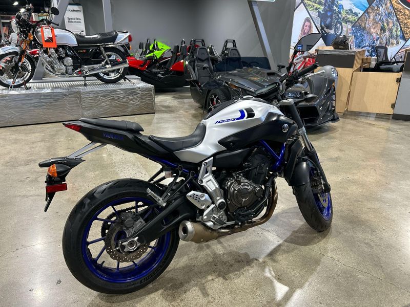 Used 2016 Yamaha FZ-07 Image 11