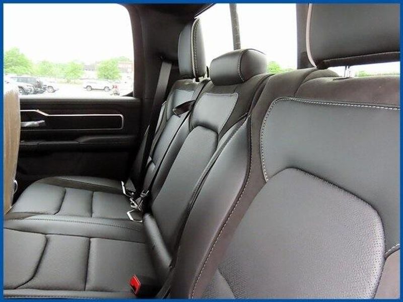 2025 RAM 1500 LaramieImage 11