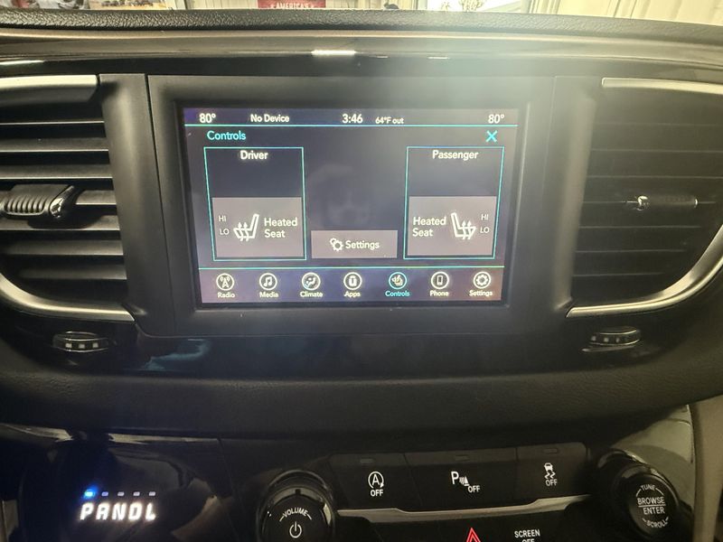 Used 2018 Chrysler Pacifica Touring LImage 31