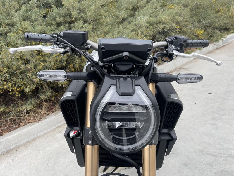 New 2024 Honda CB650R ABS Image 2