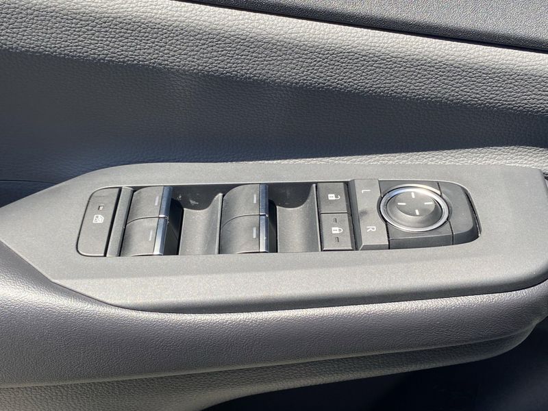 2024 Toyota Prius Image 19