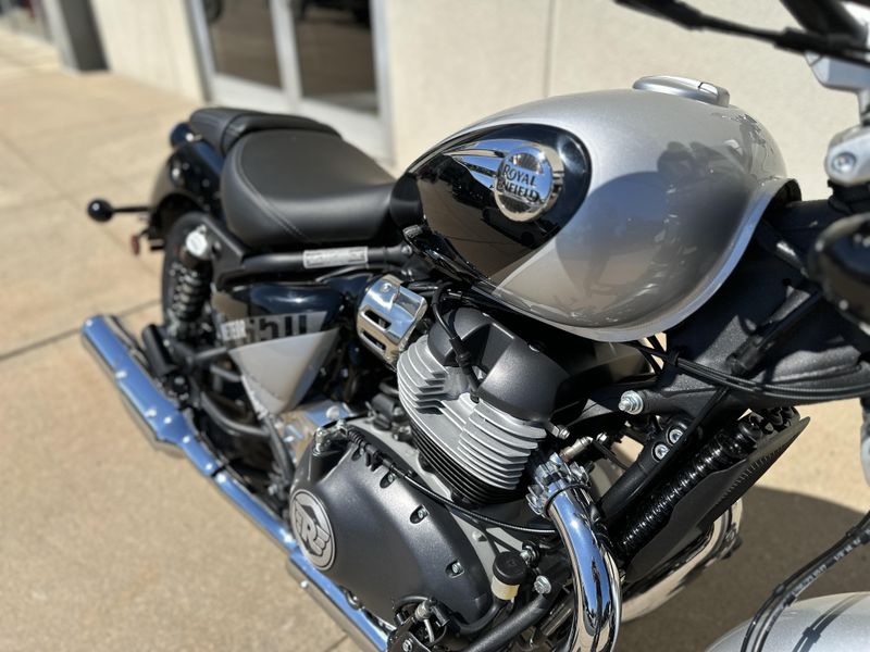 2024 Royal Enfield Super Meteor 650Image 7