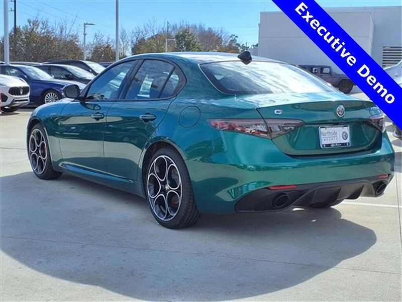 2025 Alfa Romeo Giulia VeloceImage 2