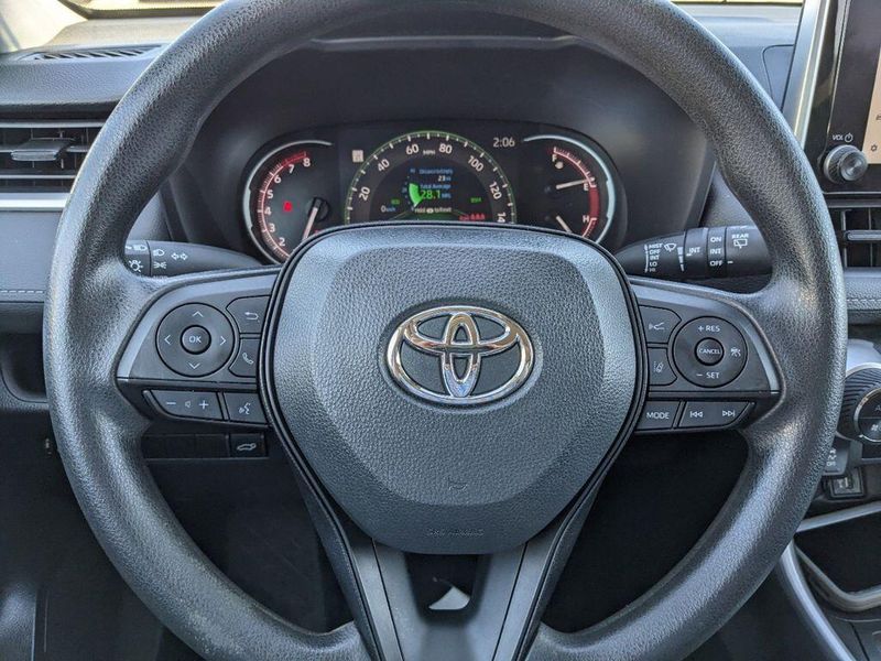 2023 Toyota RAV4 XLEImage 22