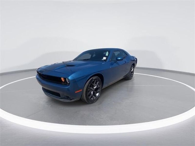 2022 Dodge Challenger SXTImage 4
